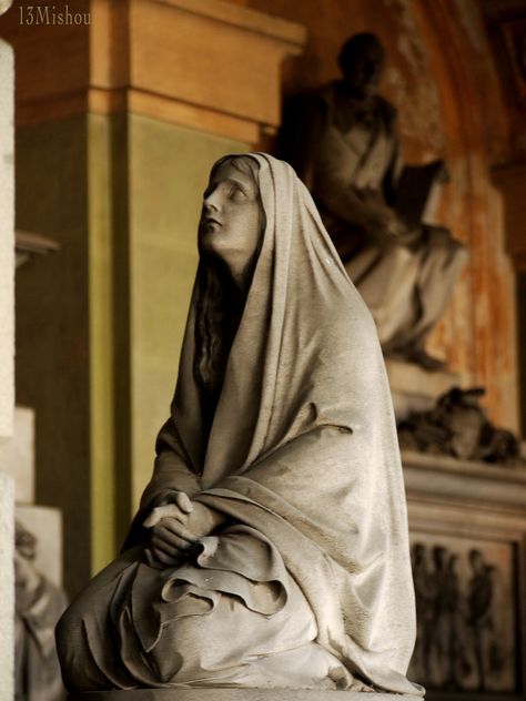 Staglieno Cemetery, Genoa, Italy Cemetery Sculpture, Cemetary Statues Cemetery Art, Italian Cemetery, Cemetary Statue, Angel Statue Cemetery, Cemetery Statues Dark, Cemetery Angels, Pere Lachaise Cemetery, Cemetery Statues