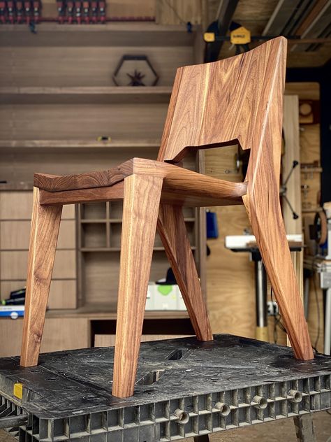 Wood Chair Diy, Wood Chair Design, Chair Design Wooden, Furniture Design Chair, Easy Wood Projects, Chaise Design, Diy Chair, Diy Wood Projects Furniture, Woodworking Furniture