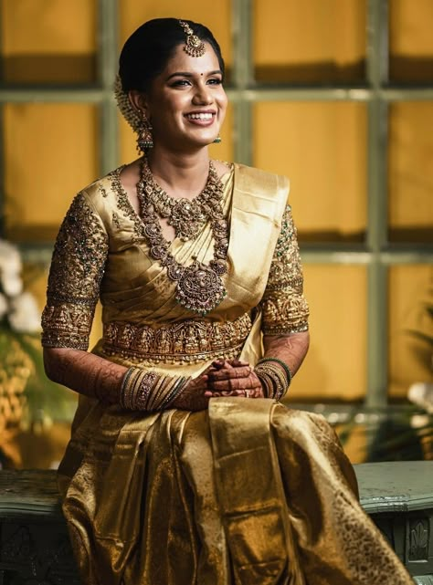 Gold Saree Jewellery Ideas, Gold Colour Wedding Saree, Muhurtham Sarees South Indian, Pattu Sarees Wedding Indian Bridal, Wedding Pattu Sarees Brides, Designer Sarees For Reception Bride, South Indian Reception Lehenga, Bridal Muhurtham Sarees, Golden Saree For Wedding