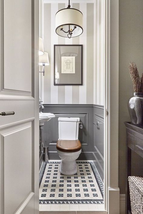 Bathroom Wainscoting, Wainscoting Bathroom, Small Toilet Room, Best Bathroom Designs, Bad Inspiration, Small Toilet, Toilet Room, Trendy Bathroom, Beautiful Bathrooms