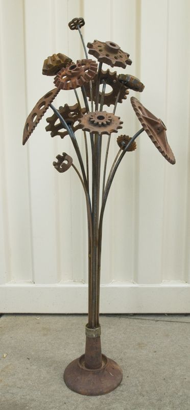 Recycled Flowers, Metal Flowers Garden, Metal Sculpture Artists, Metal Ideas, Welding Ideas, Junk Yard, Welding Art Projects, Scrap Art, Metal Tree Wall Art