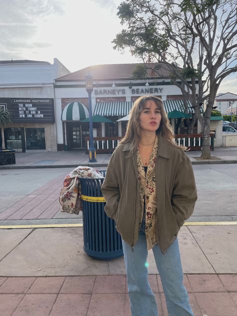 90s Midwest Fashion, East Village Outfits, Southern California Fashion, Casual Mall Outfit, East Coast Fall Outfits, East Coast Outfits, Tiktok Fashion Aesthetic, 80s Aesthetic Fashion, 80s Fashion Aesthetic