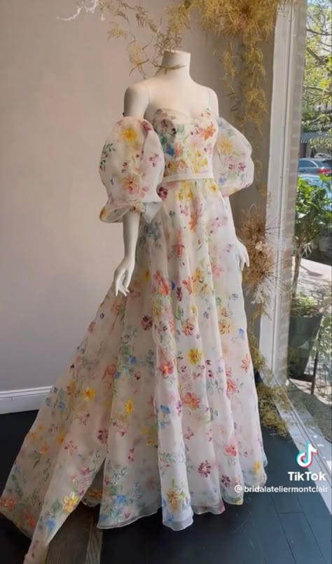 Floral Dresses With Sleeves, Desi Fashion Casual, Wonderful Dress, Pretty Prom Dresses, Fairytale Dress, Flower Dresses, Fancy Dresses, Dream Dress, Stylish Dresses