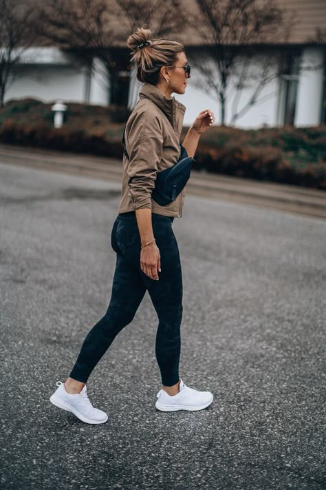 Motivation for Early Morning Workout Routines to Keep You Consistent All Year Modest Workout Clothes, Look Legging, Estilo Fitness, Style Fitness, Cute Workout Outfits, Legging Outfits, Mode Casual, Workout Routines, Athleisure Fashion