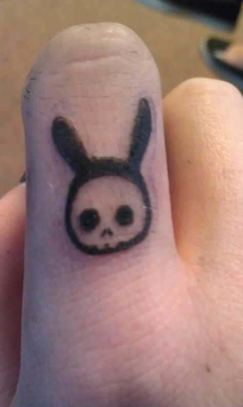 Emo Tattoos, Stick Poke Tattoo, Grunge Tattoo, Flower Tattoo Ideas, Sharpie Tattoos, Hand Doodles, Stick N Poke Tattoo, Doodle Tattoo, Stick N Poke