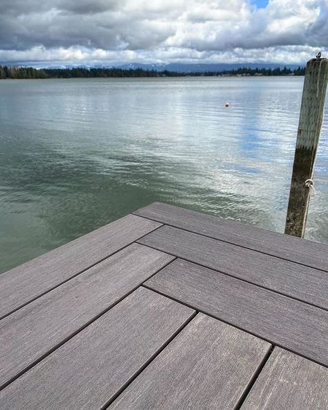 Deck Floor Design Ideas, Deck Surface Ideas, Composite Decks Ideas, Deck Flooring Patterns, Decking Layout Ideas, Modern Composite Deck, Deck Board Designs, Herringbone Deck Patterns, Deck Extension Ideas Backyards