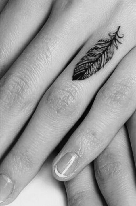 30 Cute Finger Tattoo Ideas | Inspirationfeed Cute Finger Tattoos, Tato Minimal, Finger Tattoo For Women, Tattoo Wedding Rings, Sharpie Tattoos, Small Pretty Tattoos, Petite Tattoos, Ring Tattoos, Finger Tattoo