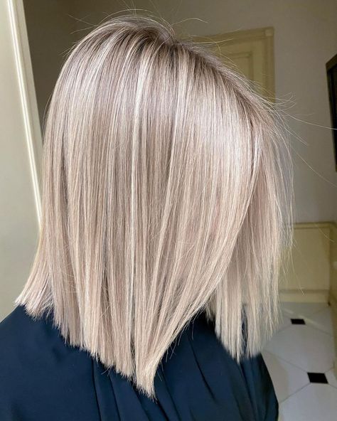 10 Easy Sleek Long Bob Hairstyles for Thick Hair & Super Color Innovations! 8 Milky Blonde Hair, Sleek Long Bob, Bob Hairstyles For Thick Hair, Sand Blonde Hair, Long Bob Hairstyles For Thick Hair, Blonde Ideas, Hairstyles For Thick Hair, Summer Blonde Hair, Cool Blonde Hair