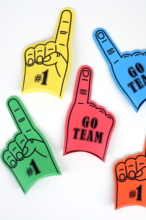 DIY Football Party Favors Diy Foam Finger, Toddler Bible Crafts, Sports Day Decoration, Diy Football Party, Olympic Theme Party, Football Party Favors, Festival Themed Party, Sports Theme Classroom, Football Parties