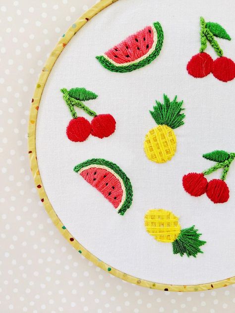 Salad Design, Fruit Embroidery, Salad Cucumber, Pattern Fruit, Simple Embroidery Designs, Embroidery Sampler, Floral Embroidery Patterns, Kitchen Home Decor, Pola Sulam