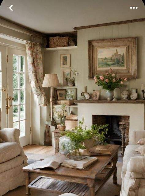 Nancy Meyers Aesthetic Living Room, French Provincial Living Room, English Cottage Living Room, Salons Cottage, Cottage Core Living Room, Small House Living Room, Cottagecore Living Room, Cottage Rooms, Thrifting Ideas