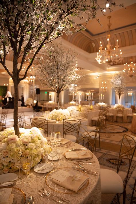 [Promotion] 37 Great Indoor Wedding Reception Decorations Insights You'll Be Glad You Discovered This Summer #indoorweddingreceptiondecorations Luxury Event Decor, Decoration Ideas Wedding, Ballroom Wedding Reception, Dream Wedding Reception, Wedding Salon, Indoor Wedding Receptions, Rustic Wedding Decorations, Wedding Venues Indoor, Inside Weddings