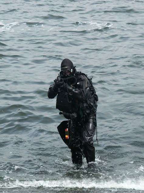 Navy Seal Diver, Navy Seal Aesthetic, Commando Marine, Navy Special Forces, Marine Special Forces, Military Motivation, Marine Commandos, Diver Down, Military Aesthetic