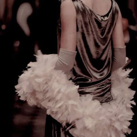 1920s Aesthetic Women, Roaring 20s Aesthetic, 20s Aesthetic, Old Hollywood Aesthetic, 1920s Aesthetic, Jordan Baker, Hollywood Aesthetic, Flapper Girl, Gatsby Party