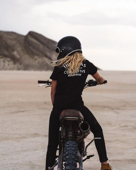 Hell Babes on Instagram: “Catch ya later 😈. #hellbabes” Woman Motorcycle Fashion, Soft Biker Aesthetic, Women's Motorcycle Outfits, The Litas Motorcycle, Female Motorcycle Outfit, Cute Motorcycle Outfits For Women, Women Motorcycle Outfit, Woman Riding Motorcycle, Motorcycle Outfits For Women