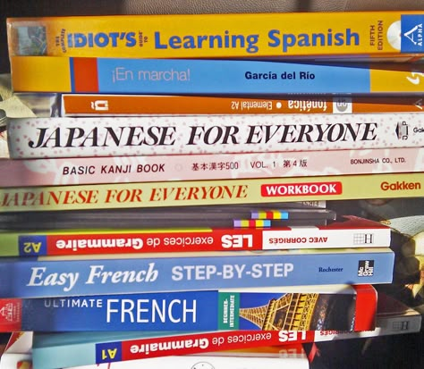 Learning Portuguese, Japanese English, Learning Languages Tips, Learn Languages, I Am Learning, Learn Portuguese, Hate School, Life Vision Board, Foreign Language Learning