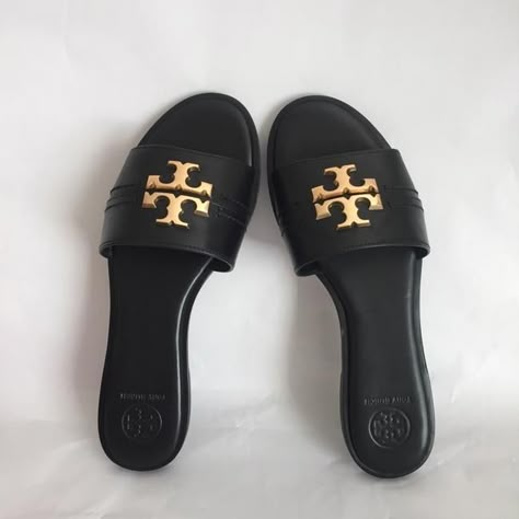 Branded Sandals, Tory Burch Slippers, Flat Slippers Sandals, Women Slippers Fashion, Miller Sandal, Fashion Shoes Sandals, Tory Burch Sandals, Sandals Outfit, Fluffy Rug