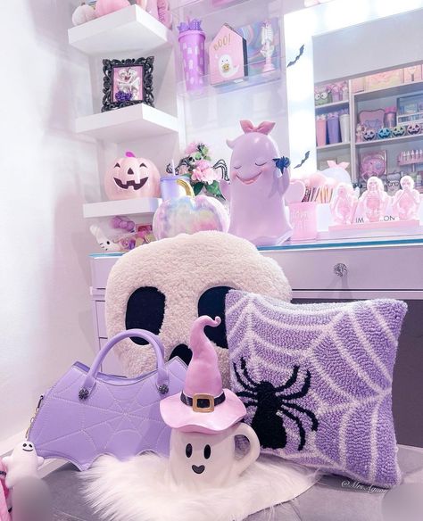 Black And Pastel Room, Pastel Goth Halloween Decor, Pastel Goth Room Ideas, Pastel Goth Bedroom, Pastel Goth Home Decor, Goth Room Ideas, Pastel Goth Room, Pastel Goth Decor, Galaxy Room