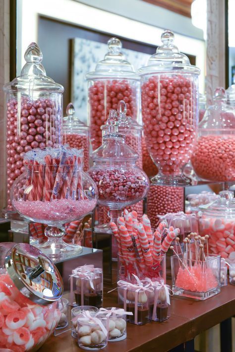 Party Food Sweet 16, January Sweet 16 Party Ideas, Pretty In Pink Birthday Party Outfit, Sweet 16 Snacks, Birthday Party Set Up Ideas, Sweet 16 Party Food, Sweet 16 Candy Theme, Pink Snacks For Party, Party Treat Table Ideas