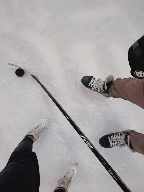 Skater Couple, Hannah Grace, Ali Hazelwood, Image Couple, Skating Aesthetic, Aesthetic Couple, Sports Romance, Ice Skaters, Ice Rink