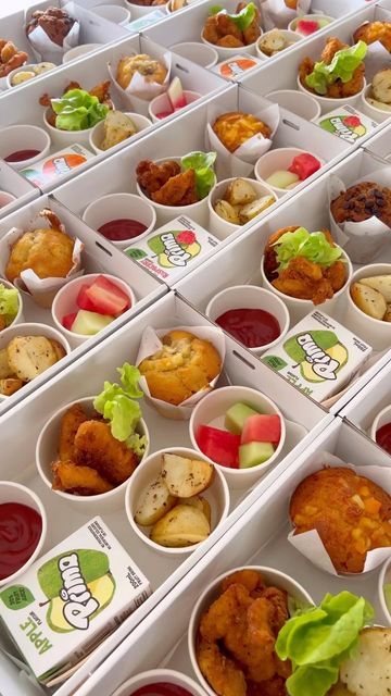 Individual Lunch Boxes For Party, Party Food Boxes Kids, Snack Foods For Kids Birthday Party, Party Snack Box Ideas, Kids Party Lunch Box Ideas, Foodbox Ideas, Party Box Ideas Packaging, Snack Box Ideas For Kids, Kids Party Food Boxes Ideas