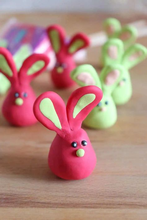 Easy Clay Crafts, Clay Craft Ideas, Polymer Clay Bunny, Pencil Topper Crafts, Polymer Clay Ideas, Clay Bunny, Polymer Clay Craft, Clay Projects For Kids, Polymer Clay Mushroom