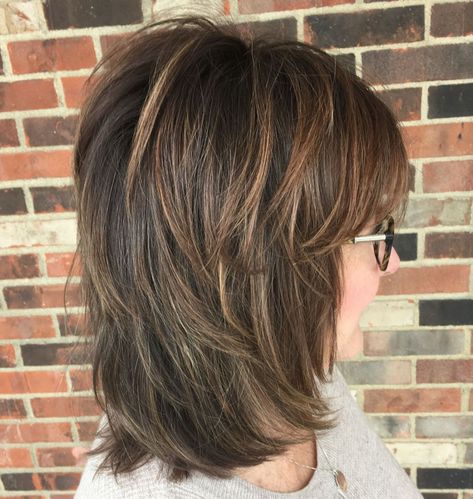 Classic Medium Length Shag Haircut Medium Shaggy Hairstyles, Shaggy Hairstyles, Hair And Glasses, Medium Shag, Modern Shag Haircut, Modern Shag, Medium Shag Haircuts, Blond Balayage, Hair Over 50