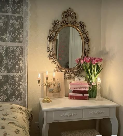 Coquette Room Mirror, Antique Desk Aesthetic, Vintage Coquette Room, Coquette Vintage Aesthetic, Vintage Chic Decor, Dorm Room Wall Decor, Sage Green Bedroom, Victorian Bedroom, Apartment Makeover