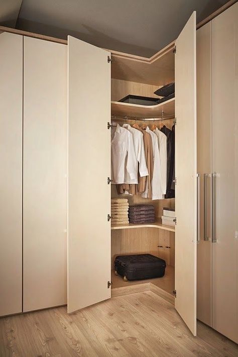 Corner Wardrobe Closet, Ideas Armario, Corner Closet, Bedroom Built In Wardrobe, Corner Wardrobe, Desain Pantry, Bedroom Cupboards, Closet Design Layout, Closet Renovation