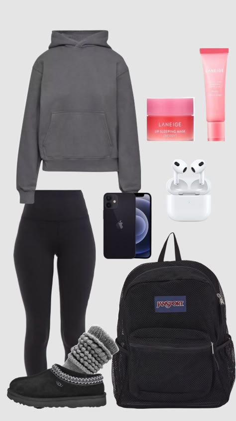 Baddie Outfits For Middle School, School Outfits Ideas Winter, Black Boots Outfit Ideas, Outfit Idea Leggings, Outfit Ideas With Black Uggs, Cold Day School Outfit, Outfit Inspo With Uggs, Cute Outfits To Wear With Leggings, Cute Uggs Outfits