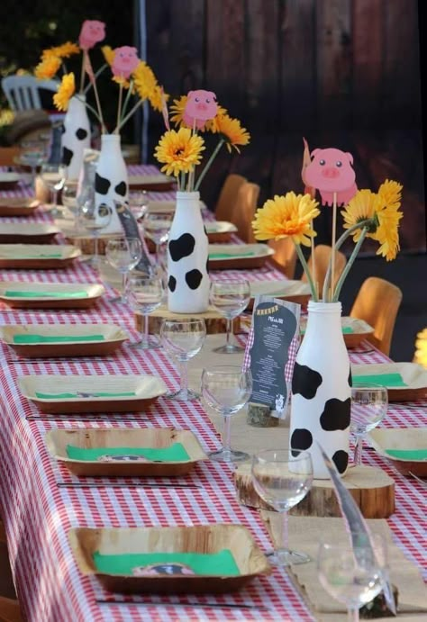 Farm Style Birthday Party, Farm Style Party Ideas, Farm Animals Centerpieces, Farm Themed Birthday Party Table, Farm Animals 1st Birthday Party, Animal Farm Party Ideas, Farmyard Themed Birthday Party, 3rd Birthday Party Farm Theme, Farm Yard Party Ideas