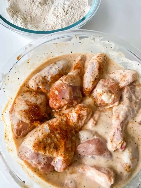 Perfectly seasoned flour coats buttermilk soaked chicken for that "old fashioned just like grandma made" homemade fried chicken we all love to eat. Yes, you CAN make it just like grandma! This Easy Buttermilk Fried Chicken recipe will become a family favorite! #buttermilkfriedchicken #Friedchicken Fried Chicken With Flour, Easy Buttermilk Fried Chicken, Fried Chicken Recipe Buttermilk, Southern Buttermilk Fried Chicken, Buttermilk Fried Chicken Recipe, Fried Chicken Seasoning, Fried Chicken Breast Recipe, Chicken Seasoning Recipes, Good Fried Chicken