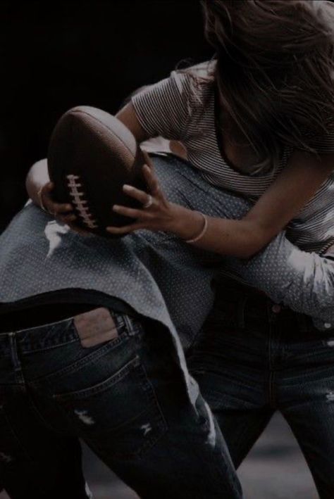 Book Romance, Football Couples, Spicy Romance, Football Books, College Romance, Fake Relationship, Football Boyfriend, Play Hard To Get, Sports Romance