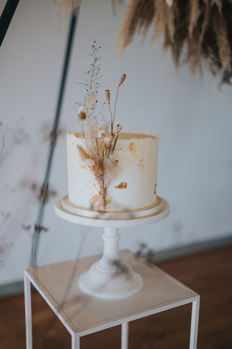 Engagement Party Cake, Wedding Cake Pearls, Boho Wedding Cake, Boho Cake, Wedding Cake Photos, Wedding Cake Rustic, Rustic Wedding Cake, Rustic Cake, Simple Wedding Cake