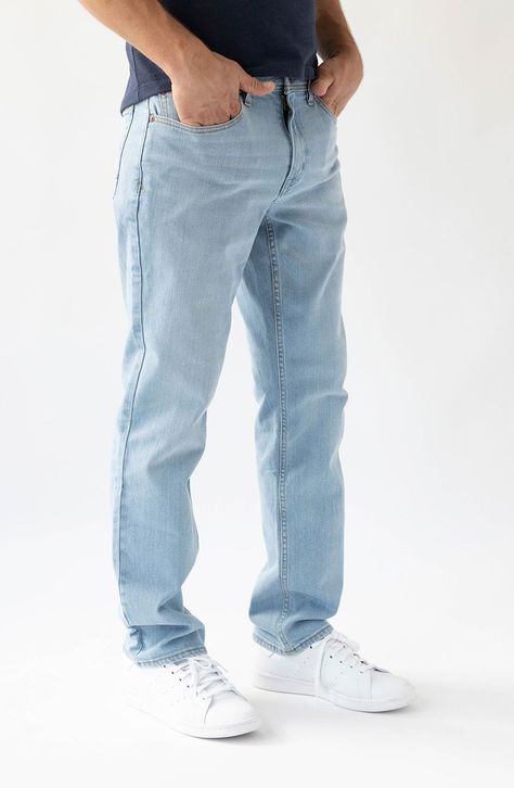 Loose Jeans Outfit, Jeans Outfit Men, Guys Clothing Styles, Dads Clothes, Comfortable Jeans, Mens Jeans Slim, Loose Jeans, Straight Guys, Light Blue Jeans#MensFashionGoingOut #NightOutMenswear #GoingOutOutfitMen #StylishNightOut #MensGoingOutLooks #OutfitForTheNight Mens Light Wash Jeans, Loose Jeans Outfit, Straight Jeans Outfit, Jeans Outfit Men, Types Of Jeans, Dads Clothes, Guys Clothing Styles, Comfortable Jeans, Light Blue Jeans