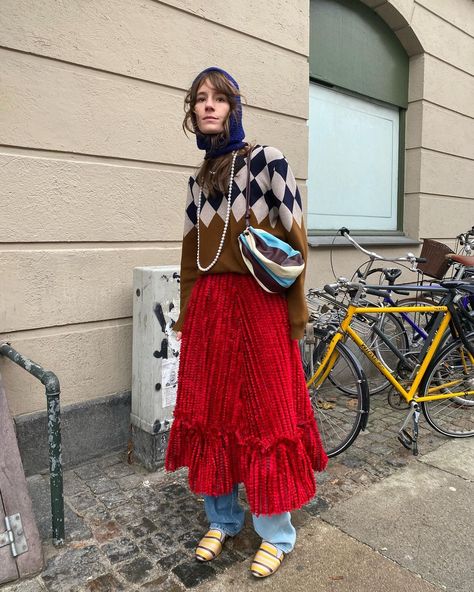 Kathrine Maron (@kathrinemaron) • Instagram photos and videos Layering Street Style, Skirt Over Jeans, Layered Winter Outfits, Winter Layering Outfits, Layer For Winter, Happy As A Clam, Winter Skirt Outfit, Winter Pins, Layered Fashion