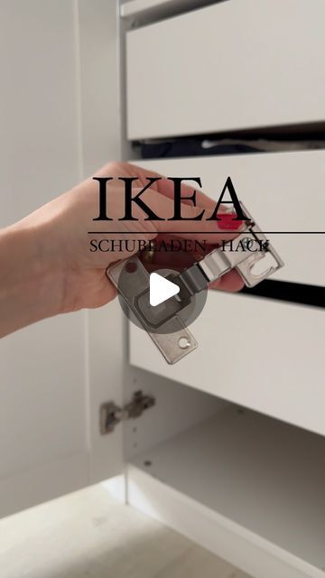 Canan on Instagram: "IKEA PAX SCHUBLADEN - HACK Alte Scharniere weg machen. Die neue Scharniere dran machen. Dann müsst ihr die passenden Löcher vorbohren & die Schraube schrauben. Fertig ✔️ die Schublade kann eingebaut werden 😃 Link von den Scharnieren findet ihr gleich in der Story. #ikeapax #paxschrank #ikeahack #ikeahacks #ikea #ikeahome #organization #getorganized #homeorganization #organize #organizingtips #decluttering" Ikea Pax Organization Ideas, Ikea Pax Organization, Pax Organisation, Pax Ikea Ideas, Pax Ikea Hack, Ikea Organization Ideas, Pax Hack, Pax Ikea, Ikea Pax Hack