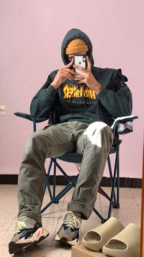 Thrasher Aesthetic, Thrasher Outfit, Thrasher Hoodie, Supreme Shoes, Yeezy Fashion, Hoodie Outfit Men, Yeezy Outfit, 90s Fashion Men, Thrasher Magazine