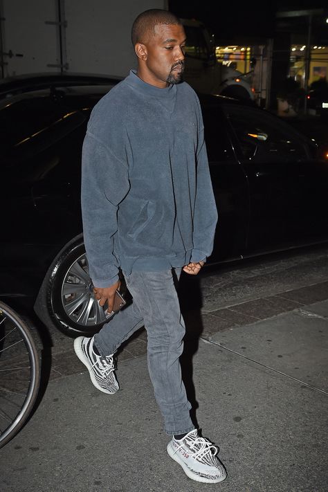 The Kanye West Look Book Photos | GQ Kanye West Yeezy Outfit, Kanye West Fits, Kanye West Style Outfits, Kanye Outfits, Rapper Fits, Yeezy Szn, Kanye West Fashion, Kanye Style, Yeezy Zebra