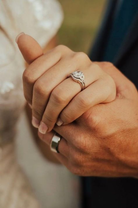 Wedding Photos With Rings, Wedding Holding Hands Photography, Hands With Wedding Rings Photo Ideas, Couple With Rings Holding Hands, Wedding Hand Photo Ideas, Showing Off Wedding Ring Photos, Wedding Rings Couple Marriage Hands, Wedding Ring Hands Photo, Wedding Rings Hands Pictures