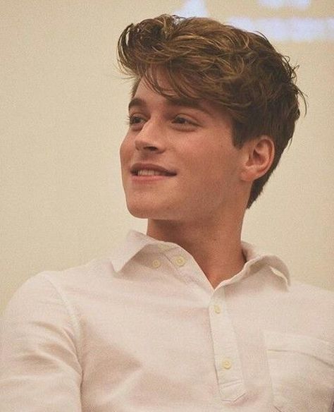 Hairstyles For Teen Boys, Froy Gutierrez, Maxon Schreave, Best Poses For Men, Photo Pose For Man, Teen Hairstyles, Boys Haircuts, Teen Boy