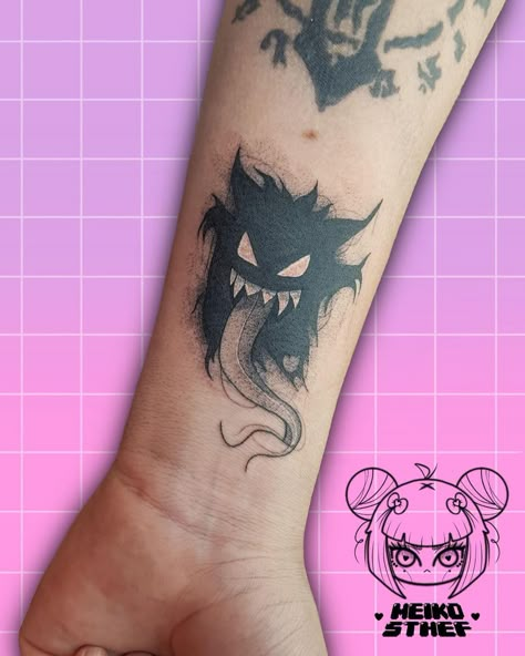 Dark Pokemon Tattoo, Pokemon Tattoo Gengar, Gengar Pokemon Tattoo, Gengar Tattoo Design, Evil Pokemon Tattoo, Cool Anime Tattoo Ideas, Ganger Pokemon Tattoo, Pokemon Tattoo Ideas, Ghastly Haunter Gengar Tattoo