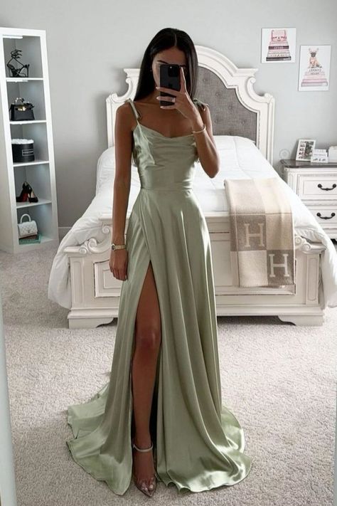 Silk Prom Dress, Prom Dress Inspo, Classy Prom, Prom Dresses Elegant, Dress With Split, Classy Prom Dresses, Stunning Prom Dresses, Prom Dress Inspiration, Cute Prom Dresses