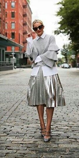 Silver Skirt Outfits, Silver Skirts, Rok Outfit, Blair Eadie, Silver Skirt, Metallic Skirt, Pleated Skirts, Eclectic Fashion, Work Attire