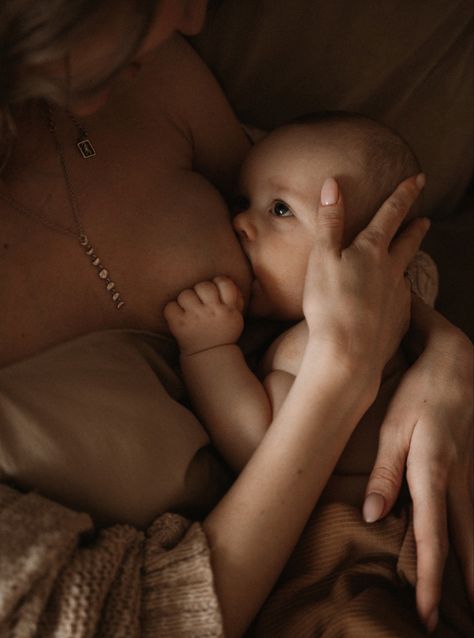 Mom Breastfeeding Baby Photography, Single Mom Newborn Pictures, Placenta Photography, Raw Motherhood Photography, Breastfeeding Photoshoot Ideas Studio, Mother And Newborn Photoshoot, Baby Breastfeeding Aesthetic, Nursing Photoshoot Breastfeeding, Beige Mom Aesthetic