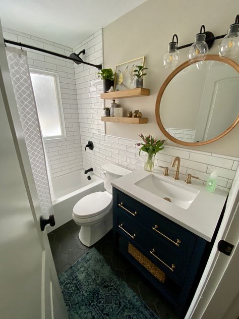 Small Full Bathroom, Full Bathroom Remodel, Bathroom Redesign, Small Bathroom Makeover, Remodel Bathroom, Bathroom Remodel Designs, Guest Bathrooms, Bathroom Decor Ideas, Bathroom Inspiration Decor