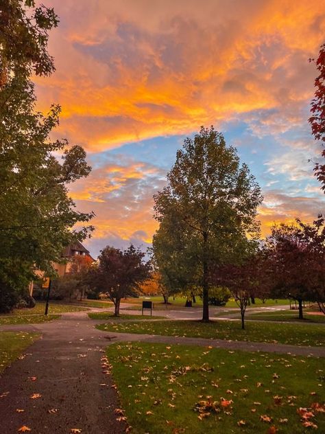 Fall In A Small Town Aesthetic, Quaint Town Aesthetic, Fall In A Small Town, Small Town Neighborhood Aesthetic, Fall In Small Town, Hallmark Town Aesthetic, Aesthetic Town Pictures, Small Town Romance Book Aesthetic, Small Town Sunset