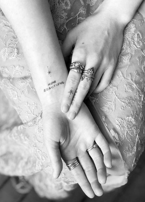 "Home-made tattoos : a fresh one for Florence's wrist. Traded for a drawing : x" Florence Welch Tattoo, Florence And The Machine Tattoo, Florence Tattoo, Stick And Poke Tattoos, Homemade Tattoos, Stick Poke, Explore Tattoo, King Tattoos, Florence And The Machine