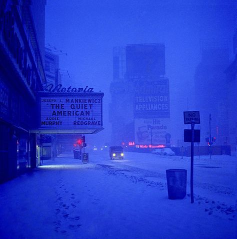 Snow Day Blue Aesthetic Dark, Foto Top, Everything Is Blue, William Eggleston, Kind Of Blue, Night Pictures, Blue Hour, Aesthetic Colors, Quiet Time