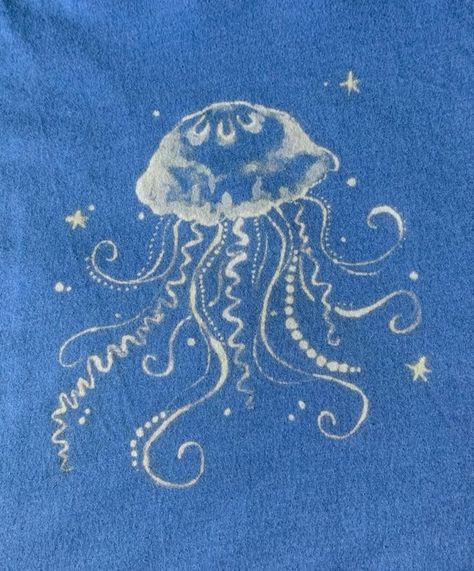 Beautiful Jellyfish, Art Jellyfish, Mine Aesthetic, Bleach Shirt Diy, Bleaching Clothes, Jellyfish Painting, Painted Clothes Diy, Paint Shirts, Bleach T Shirts